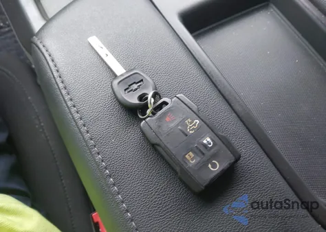 2021 Chevrolet Silverado 1500 2Wd Standard Bed Custom z USA, uszkodzony, nr VIN 1GCRWBEH9MZ104830